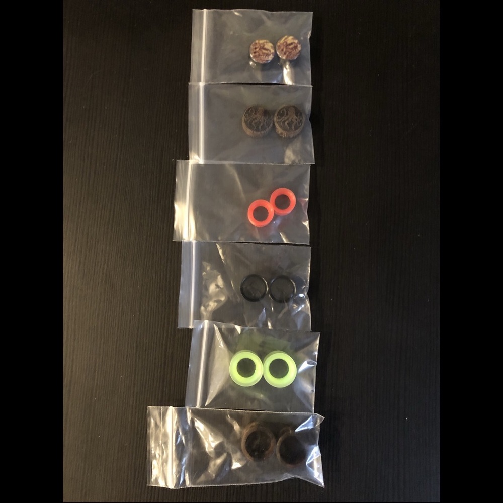 6 Sets of Assorted Plugs and Tunnels
